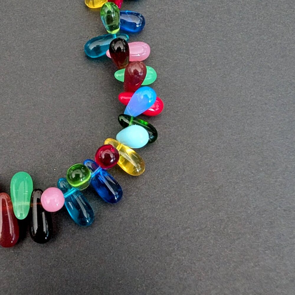 Arty multi color glass collar necklace - Picture 10 of 13